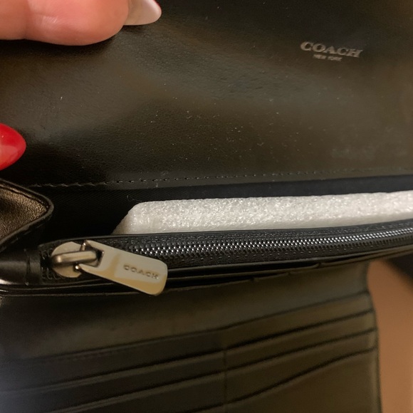 Coach Python Print wallet flap snap closure - Picture 7 of 10